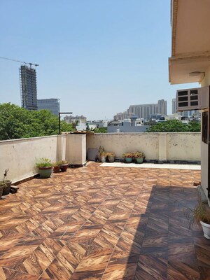 Studio Builder Floor – Exterior View View at Sector 43 - for Rent