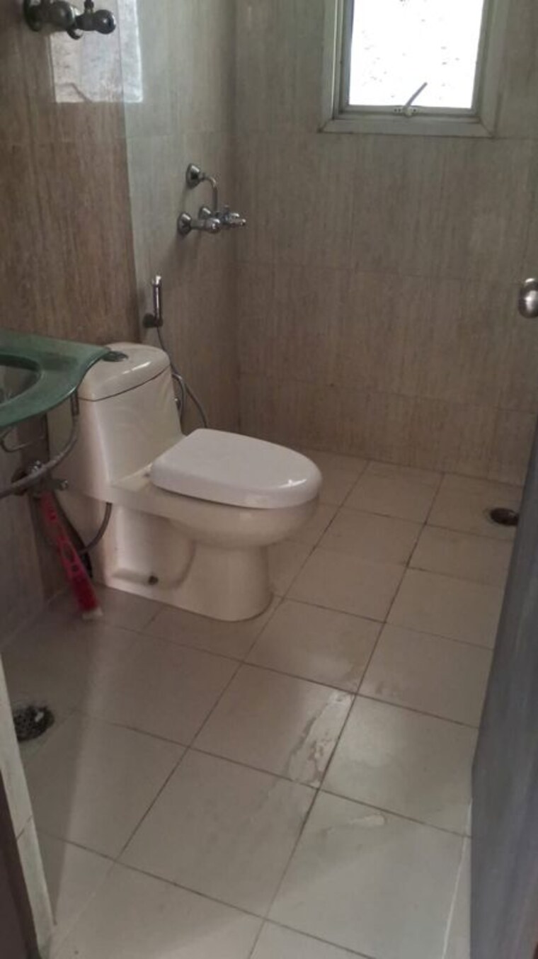 Bathroom, supertech-czar-suites 3 Bedroom 1875 Sq.Ft. Apartment In Omicron I Greater Noida Greater Noida 10570487