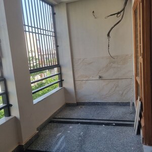 Balcony in 2 BHK Builder Floor at Dlf City Phase 3 – for Rent