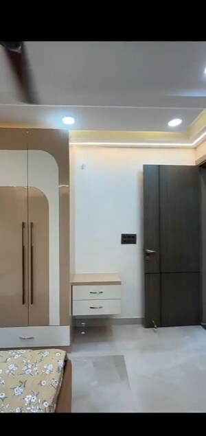 Building Lobby in 4 BHK Builder Floor at Mohan Garden – for Sale
