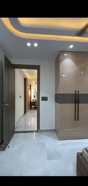 Room in 4 BHK Builder Floor at Mohan Garden – for Sale