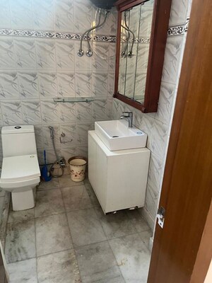 Bathroom in 4 BHK Builder Floor at Dlf Phase I – for Rent