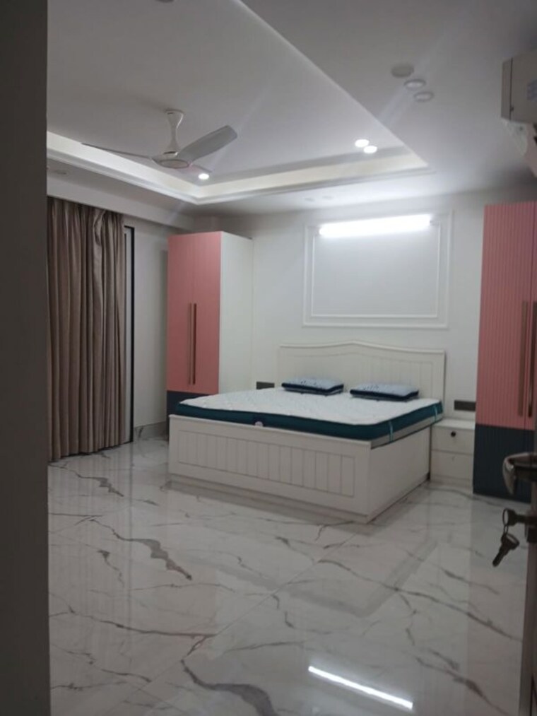 Bedroom, dlf phase i 4 Bedroom 500 Sq.Yd. Builder Floor In Dlf Phase I Gurgaon 10570522