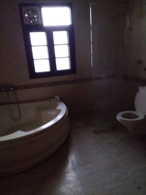 Bathroom in 4 BHK Builder Floor at Dlf Phase I – for Rent