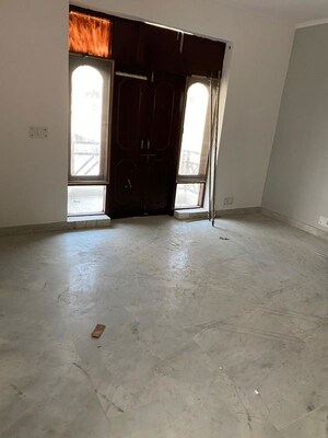 Room in 2 BHK Independent House at Sector 22 – for Rent