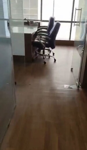 Room in  Office Space at Thaltej – for Rent