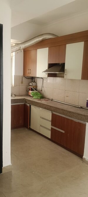 Kitchen in 2.5 BHK Apartment at Supertech Ecociti, Sector 137 – for Rent