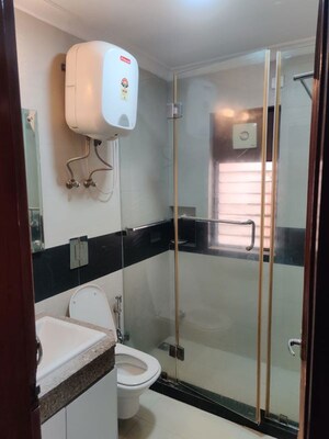 Bathroom in 3 BHK Apartment at DLF Oakwood Estate, Dlf Phase ii – for Rent