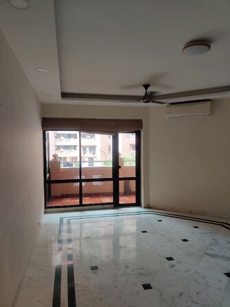 3 BHK + Store Room 1980 Sq.Ft. Apartment in DLF Oakwood Estate
