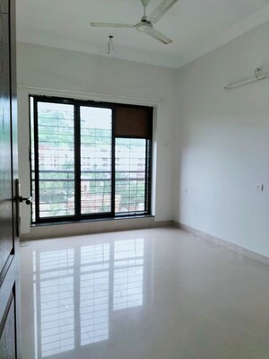 Room in 2 BHK Apartment at K Raheja Heights, Malad East – for Rent
