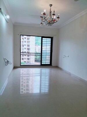 Room in 2 BHK Apartment at K Raheja Heights, Malad East – for Rent
