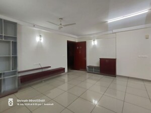Room in 2 BHK Apartment at Prestige Royale Gardens, Doddaballapur Road – for Rent