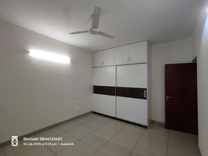 Room in 2 BHK Apartment at Prestige Royale Gardens, Doddaballapur Road – for Rent