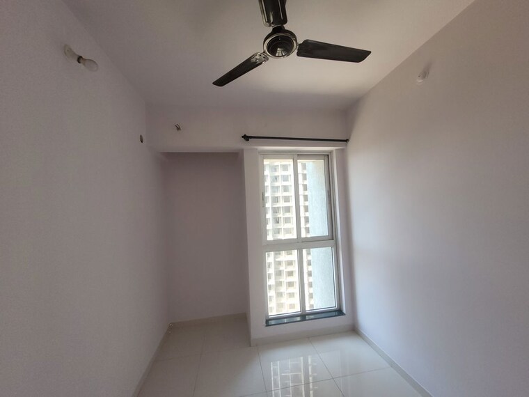 Room, godrej-emerald 1.5 Bedroom 530 Sq.Ft. Apartment In Ghodbunder Road Thane 10570580