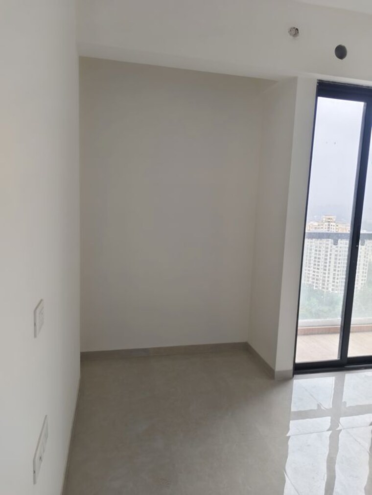 Room, pokhran road no one 3 Bedroom 994 Sq.Ft. Apartment In Pokhran Road No One Thane 10570590