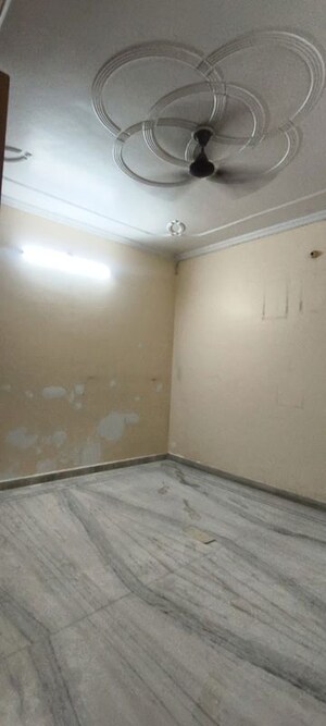 Room in 3 BHK Independent House at Vastu Khand – for Rent