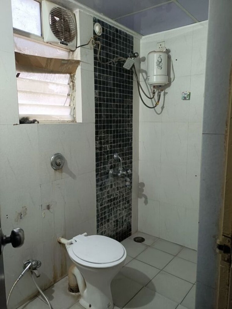 Bathroom, goel-ganga-cypress 1 Bedroom 450 Sq.Ft. Apartment In Tathawade Pune 10570601