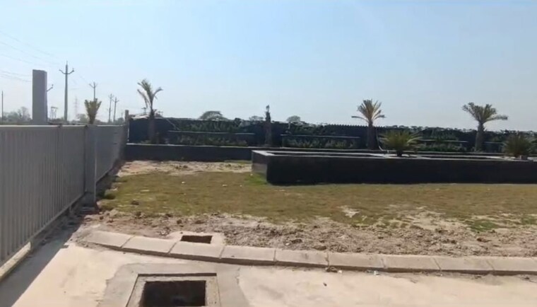 Exterior View, chhata  100 Sq.Yd. Plot In Chhata Vrindavan 10570544