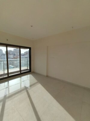 Room in 3 BHK Apartment at Chirag Bhagat Grandeur, Malad West – for Rent