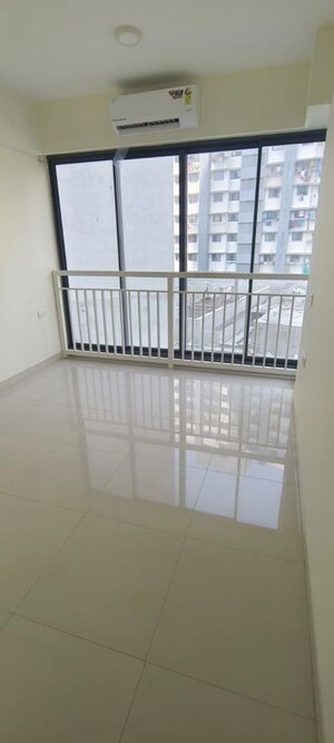 Room in 2 BHK Apartment at Dynamix Divum, Malad East – for Rent