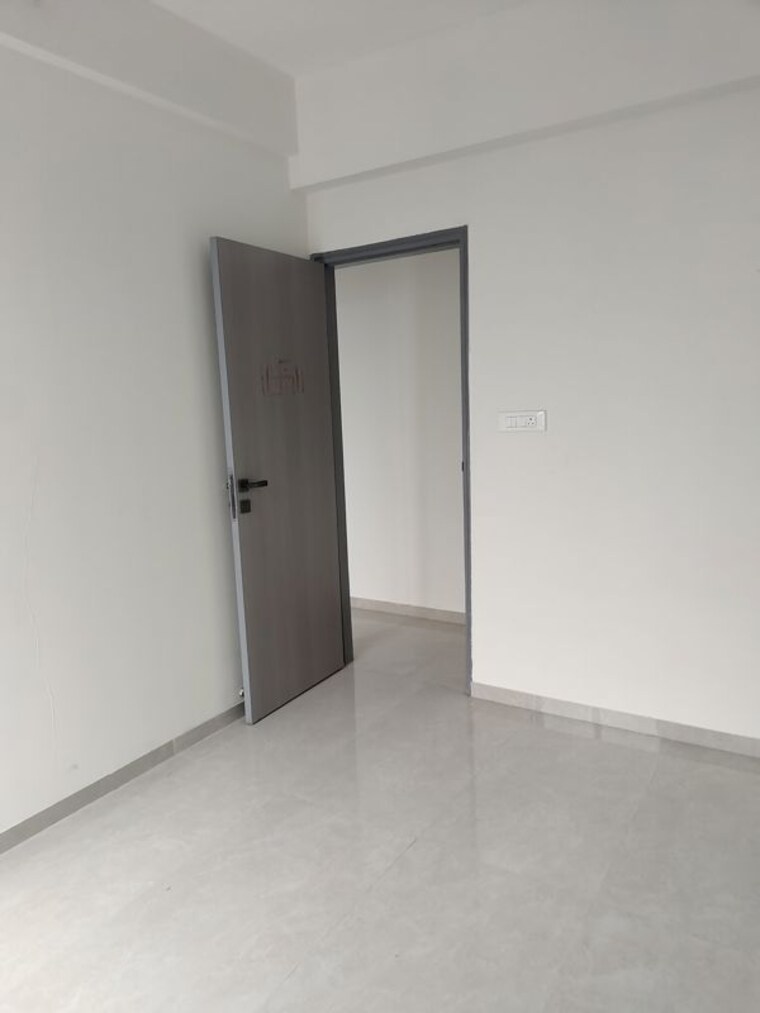 Room, pokhran road no one 2 Bedroom 711 Sq.Ft. Apartment In Pokhran Road No One Thane 10570634