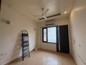 3 BHK Builder Floor For Rent in Sector 21