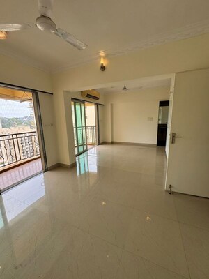 Room in 4 BHK Apartment at Yarrow Yucca Vinca, Chandivali – for Rent