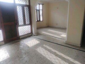 Room in 3 BHK Builder Floor at Sector 22 – for Rent