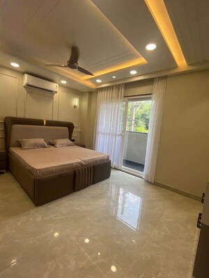 Living Room in 3 BHK Builder Floor at Sector 21 – for Rent