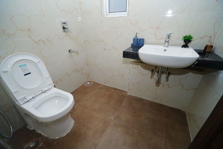 Bathroom, smart-world-gems 3 Bedroom 1303 Sq.Ft. Apartment In Sector 89 Gurgaon 10570701