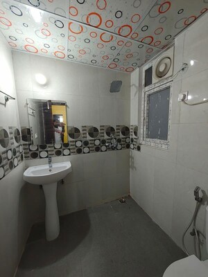 Team Area in 3 BHK Apartment at Geotech Pristine Avenue, Sector 16c Greater Noida – for Rent