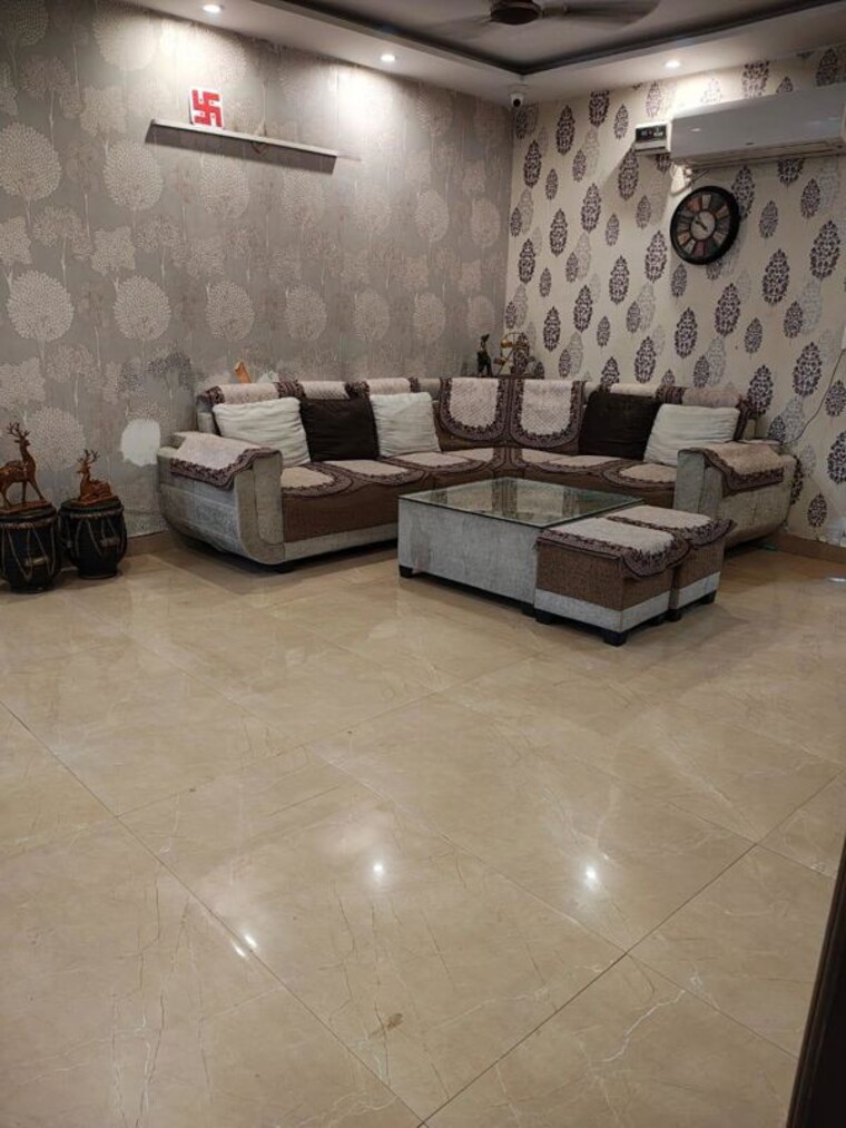 Living Room, green fields colony 3 Bedroom 1806 Sq.Ft. Builder Floor In Green Fields Colony Faridabad 10570736