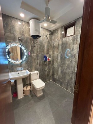 Team Area in 3 BHK Builder Floor at Sector 23 – for Rent