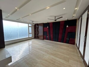 Room in 3 BHK Builder Floor at Sector 23 – for Rent