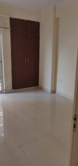 Room in 1 BHK Apartment at Maxblis Grand Kingston, Sector 75 – for Rent