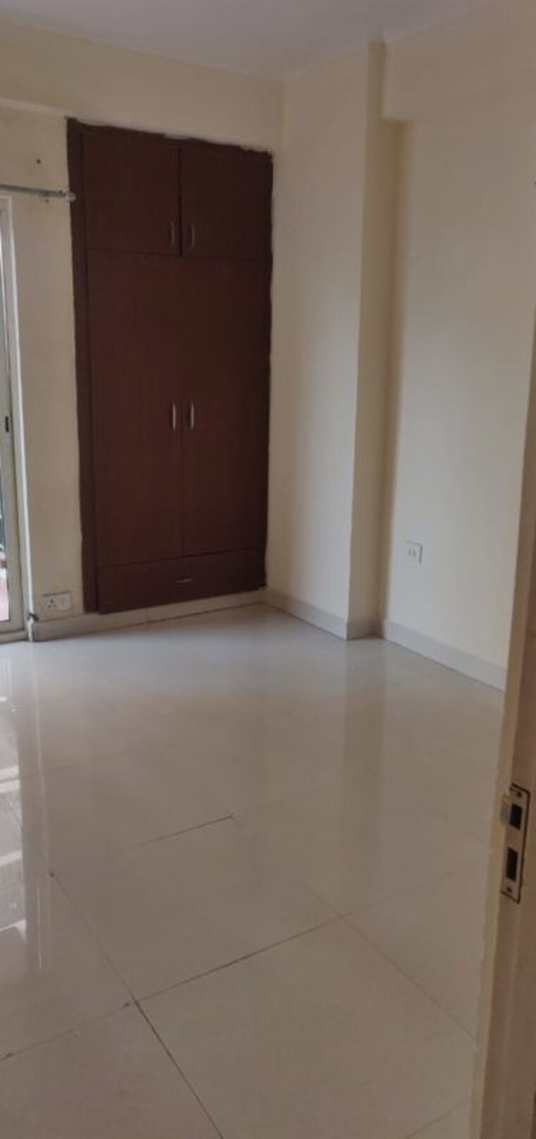 Room, maxblis-grand-kingston 1 Bedroom 615 Sq.Ft. Apartment In Sector 75 Noida 10570763