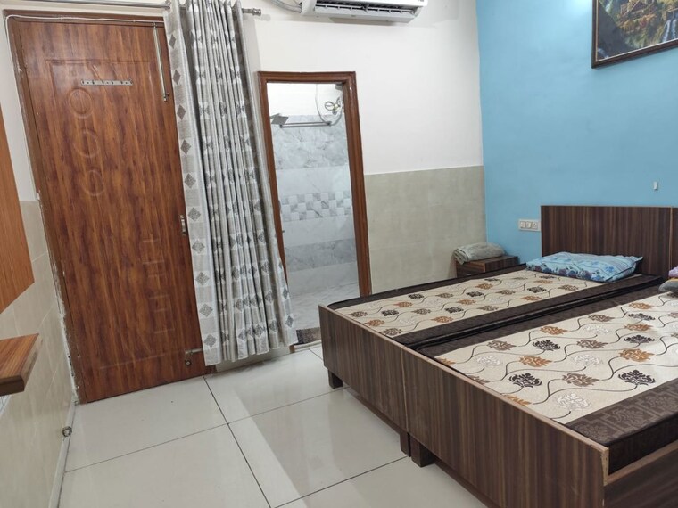 Bedroom, silver-city-extention 2 Bedroom 1250 Sq.Ft. Apartment In Vip Road Zirakpur 10570759