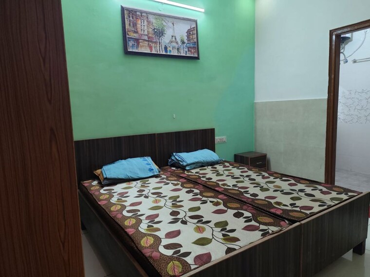Bedroom, silver-city-extention 2 Bedroom 1250 Sq.Ft. Apartment In Vip Road Zirakpur 10570759