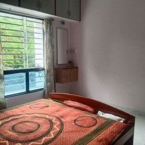Bedroom in 2 BHK Apartment at Damodar Villa, Kothrud – for Rent