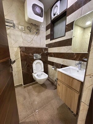 Bathroom in 1 RK Builder Floor at Sector 42 – for Rent