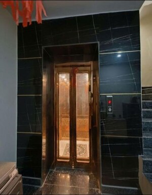 Lift in 4 BHK Builder Floor at Dwarka Mor – for Sale