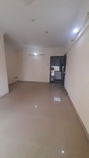 Room in 3 BHK Apartment at CCI Rivali Park, Borivali East – for Rent
