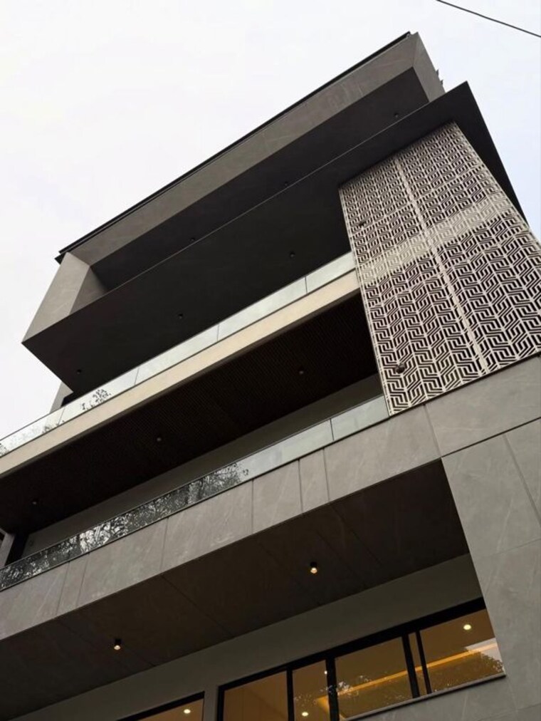 Exterior View, vasant vihar 4 Bedroom 400 Sq.Yd. Builder Floor In Vasant Vihar Delhi 10570796