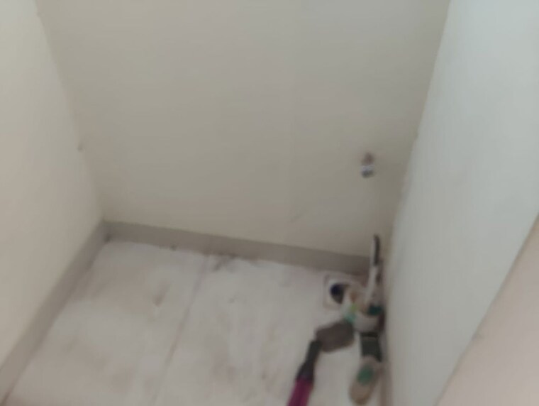 Bathroom, tulsidham-complex 2 Bedroom 650 Sq.Ft. Apartment In Kapur Bawdi Thane 10570800