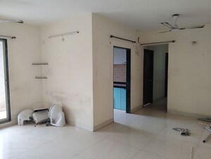 Room in 2 BHK Apartment at Tulsidham Complex, Kapur Bawdi – for Rent