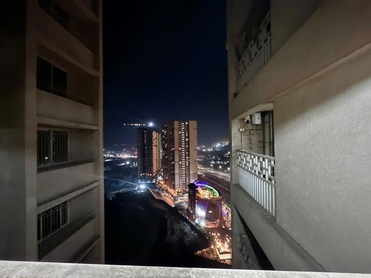  Parking, paradise-lifespaces-sai-world-city 2 Bedroom 1000 Sq.Ft. Apartment In New Panvel Navi Mumbai 10570804