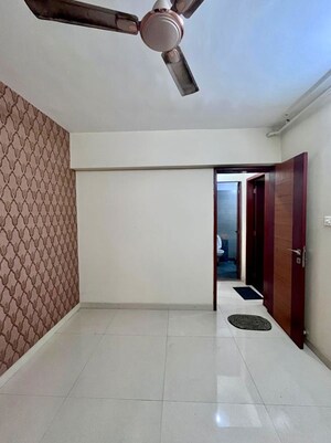 2 BHK Apartment For Rent in Paradise Lifespaces Sai World City, New Panvel