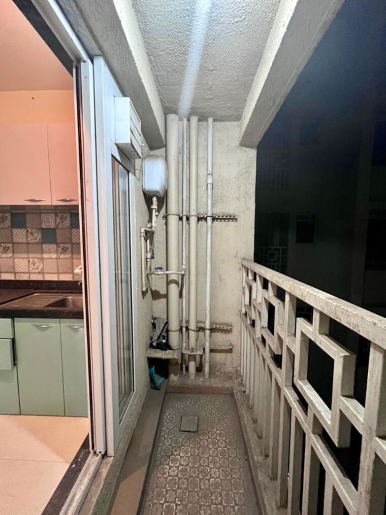 Balcony, paradise-lifespaces-sai-world-city 2 Bedroom 1000 Sq.Ft. Apartment In New Panvel Navi Mumbai 10570804