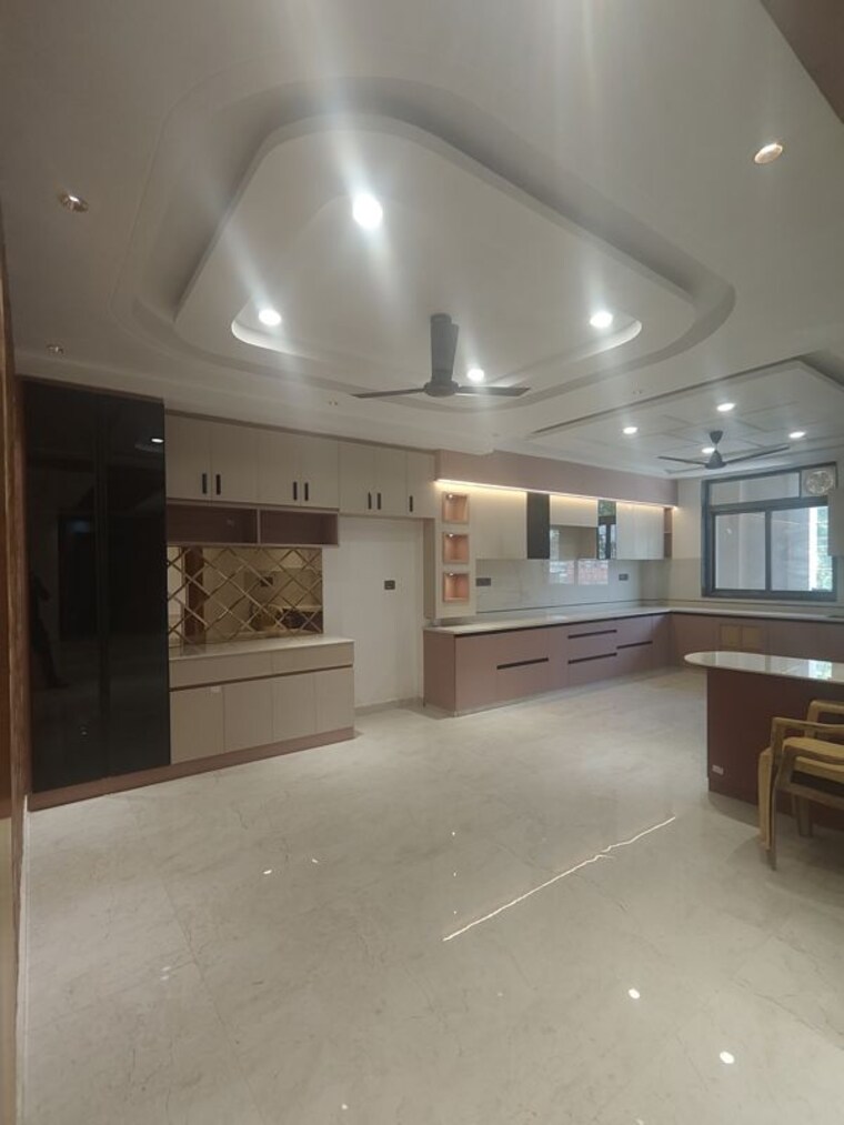 Kitchen, sector 10 4 Bedroom 300 Sq.Yd. Builder Floor In Sector 10 Faridabad 10438126