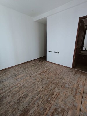 Room in 2 BHK Apartment at Omkar Alta Monte, Malad East – for Rent